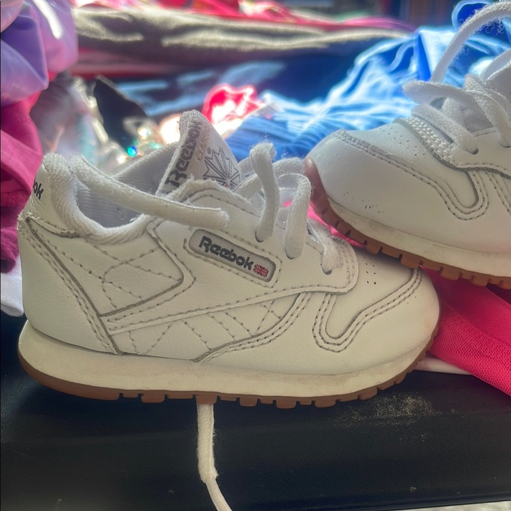 Reebok White Sneakers Classic Design